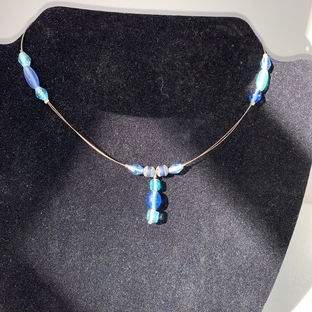 15 1/4" Blue Bead Necklace